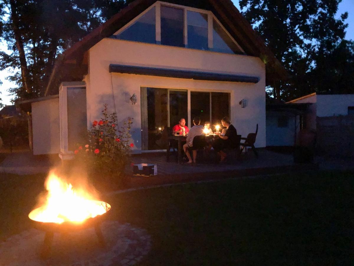 Ferienhaus Direkt An Der Spree Mit Whirlpool Und Sauna ベルリン エクステリア 写真