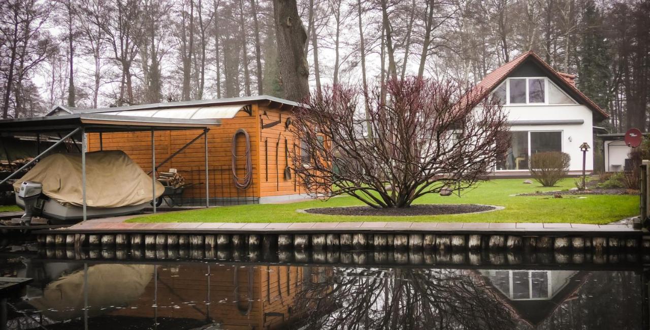Ferienhaus Direkt An Der Spree Mit Whirlpool Und Sauna ベルリン エクステリア 写真